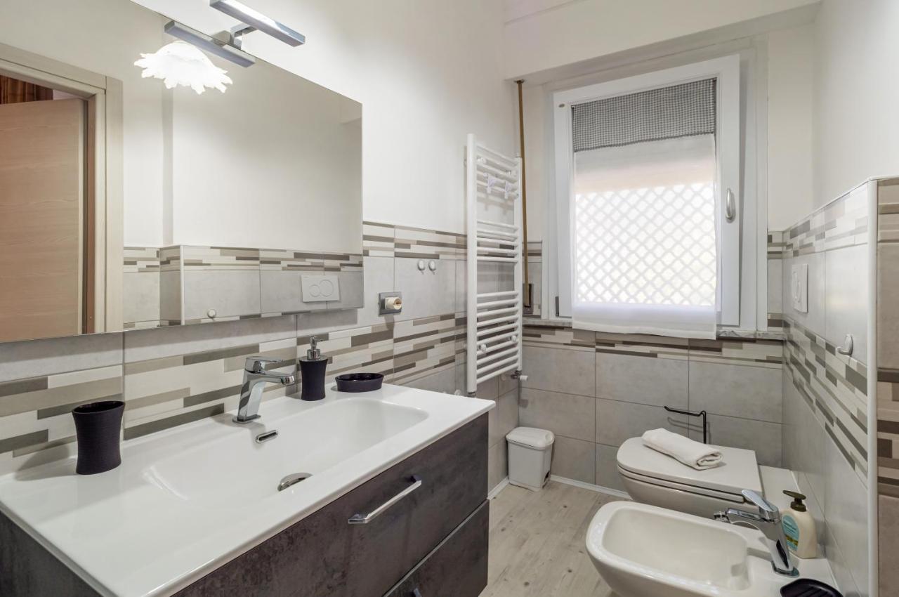 מארינלה די סרזאנה Domus Lucis Apartment Terrace & Private Parking מראה חיצוני תמונה