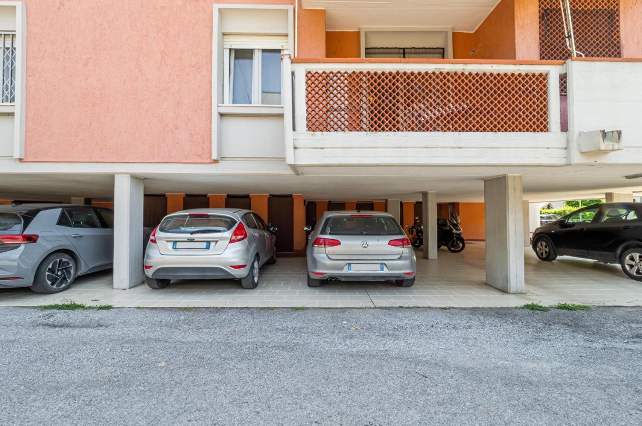מארינלה די סרזאנה Domus Lucis Apartment Terrace & Private Parking מראה חיצוני תמונה
